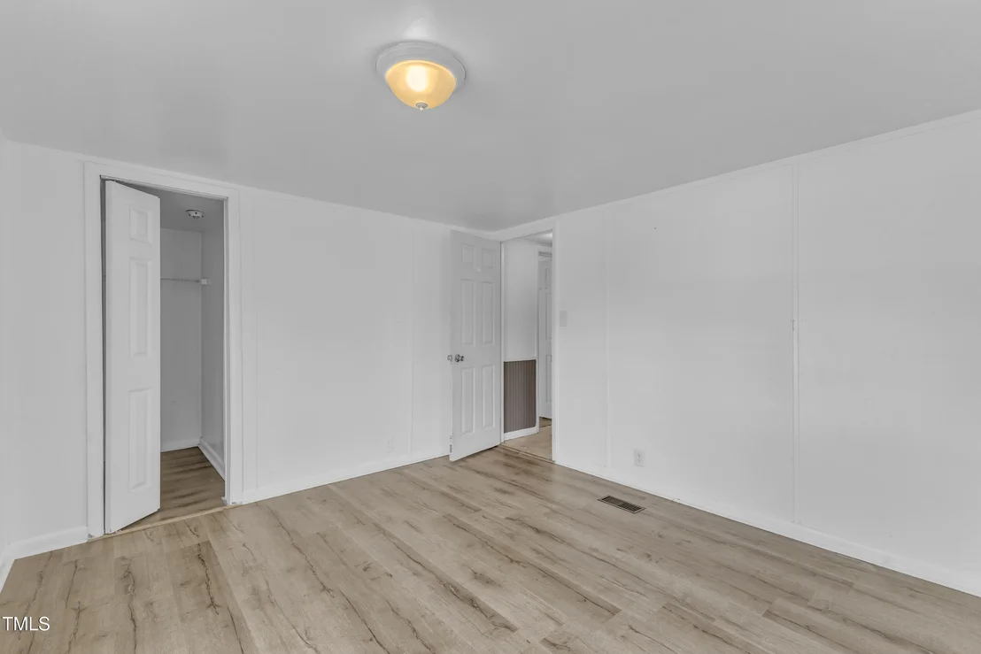 Photo of Unit E at 64 Doughty Lane