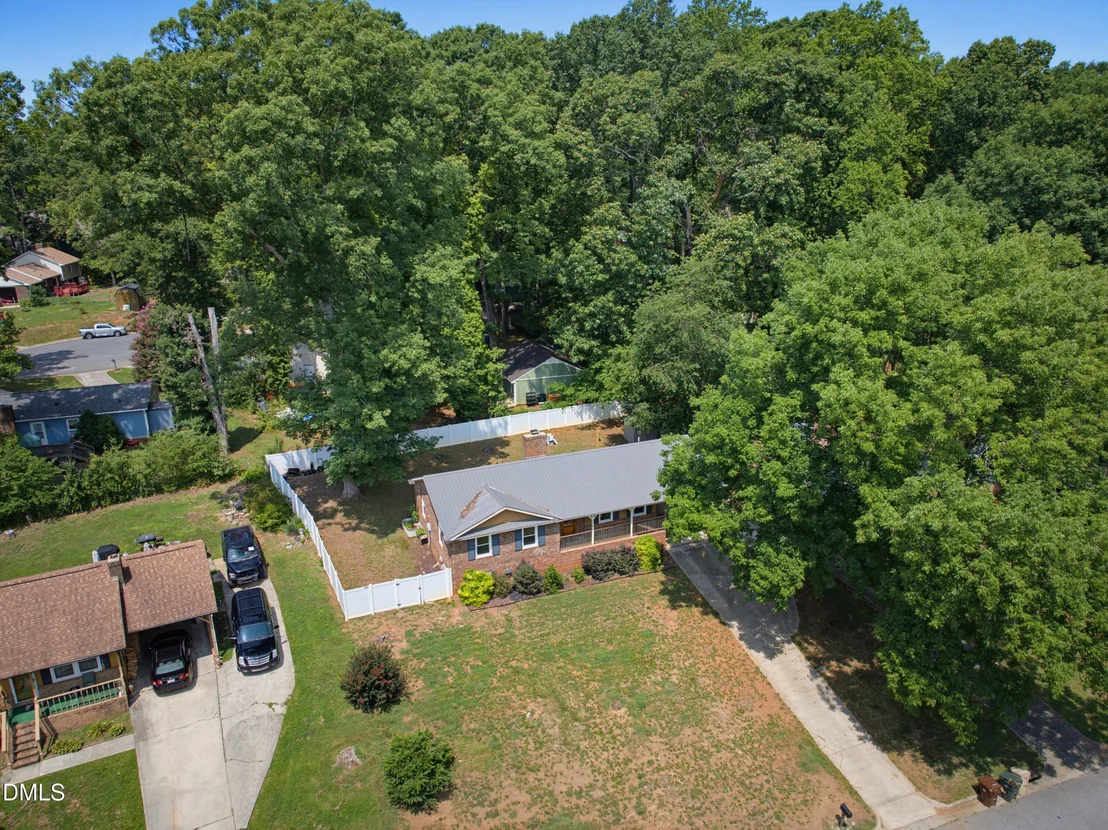 Photo of 1508 Harth Drive