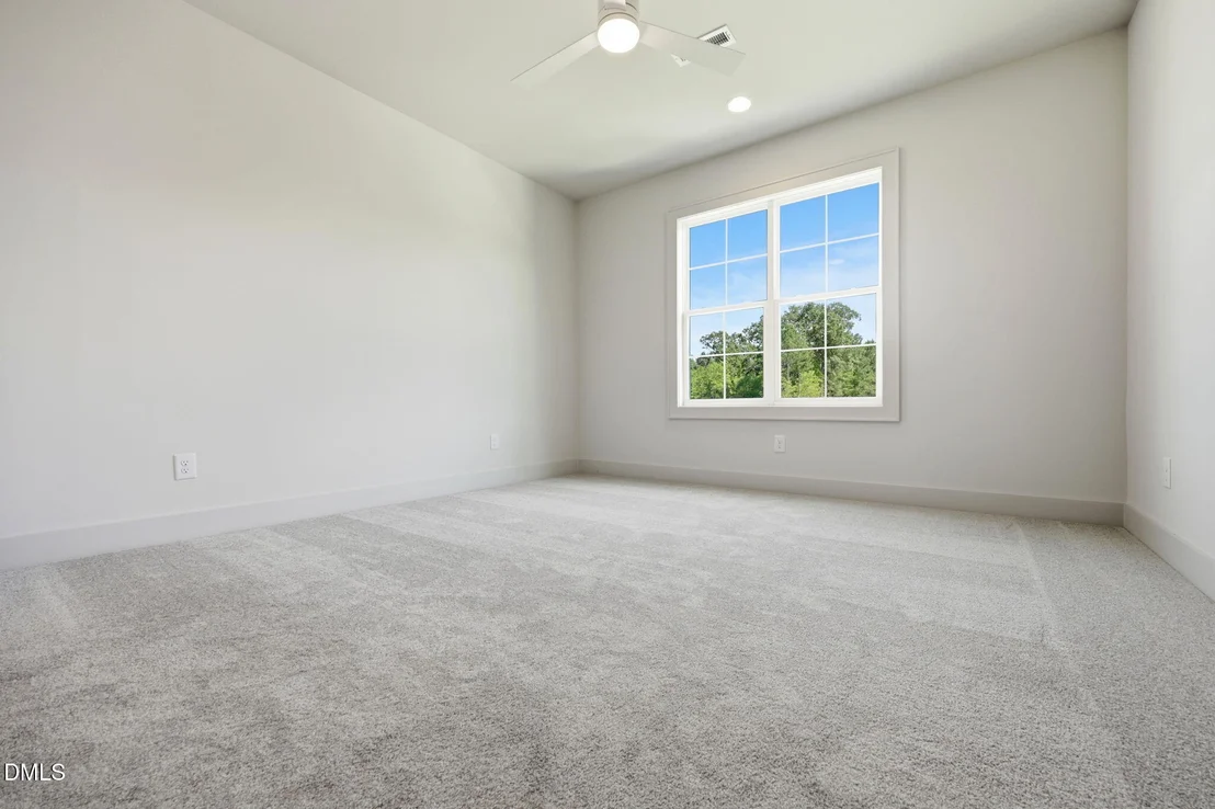 Photo of 35 Chestnut Oak Drive