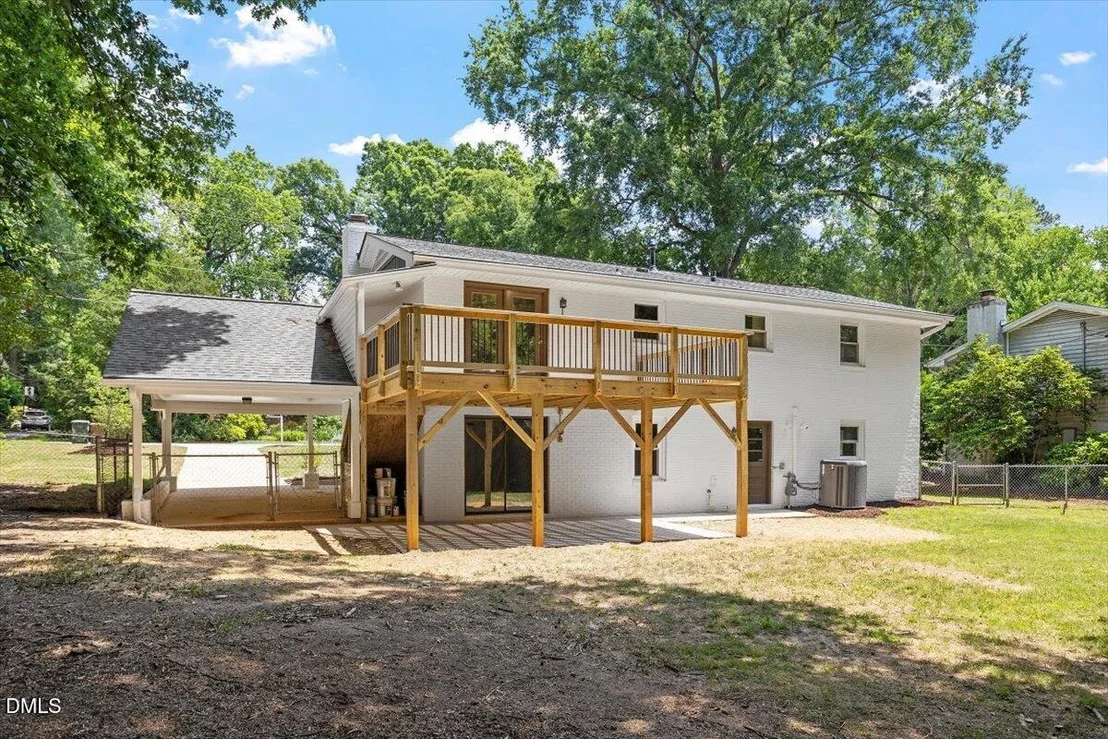 Photo of 908 Tanglewood Drive