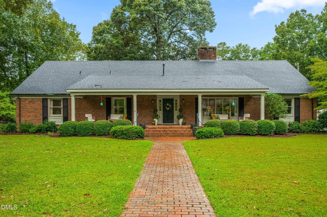 Photo of 1110 Chestnut Drive