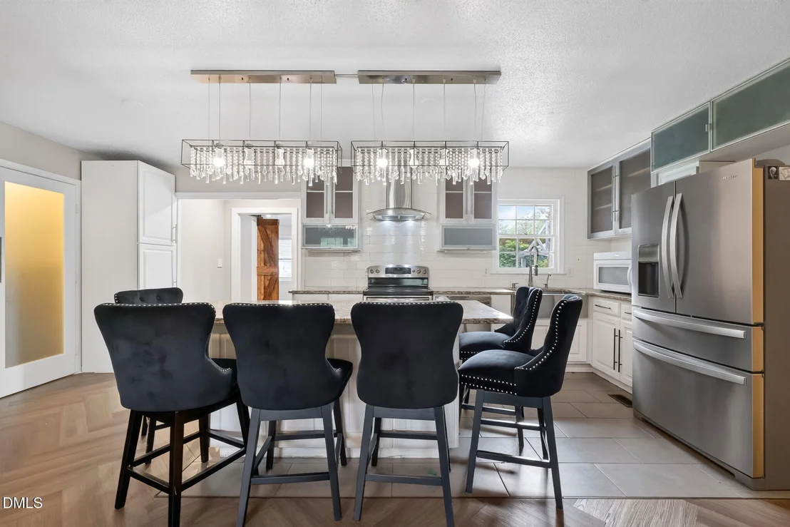 Photo of 209 Chic Ennis Road