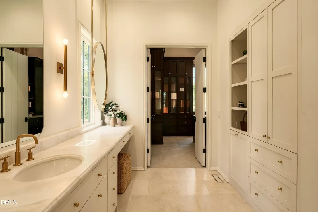 Photo of 1208 Barcroft Place