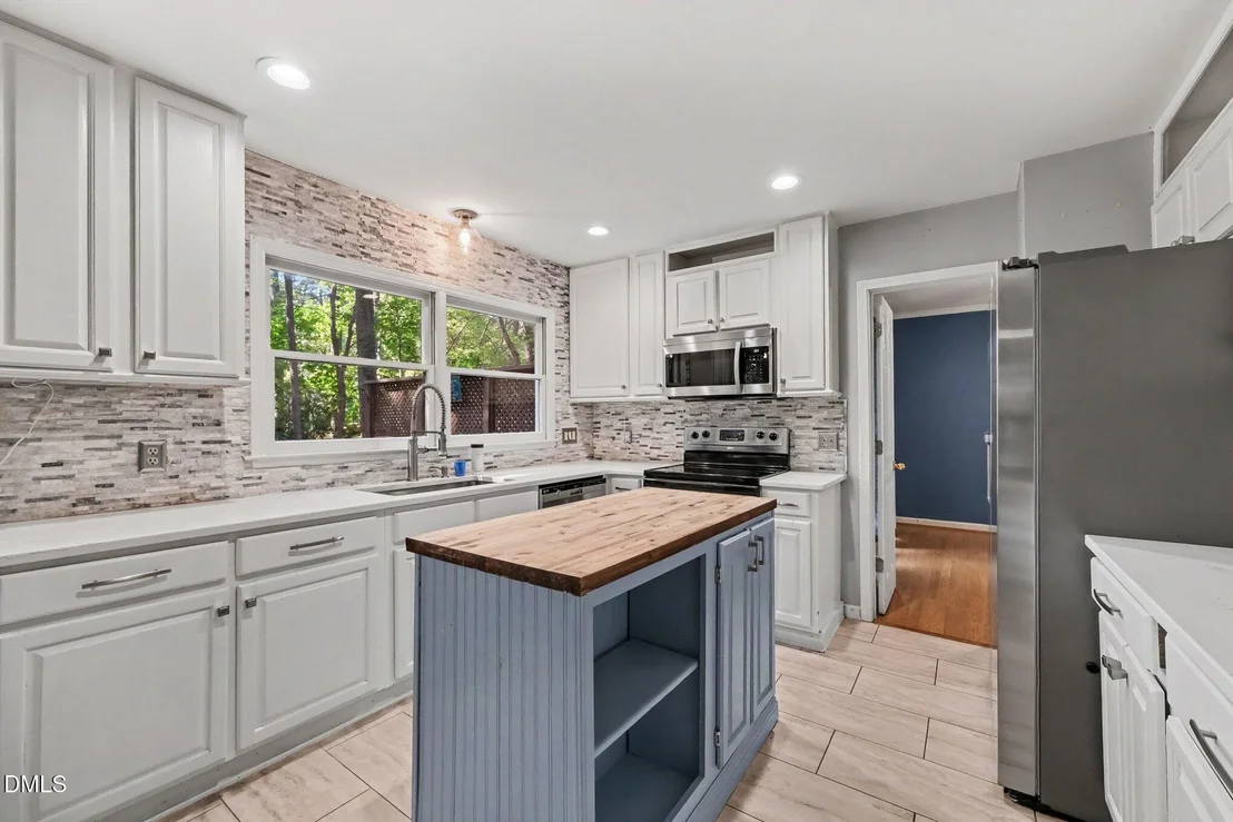 Photo of 1204 Belhaven Road