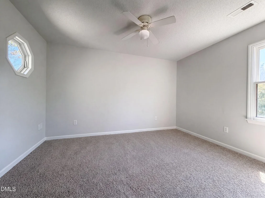 Photo of 106 Deblyn Court
