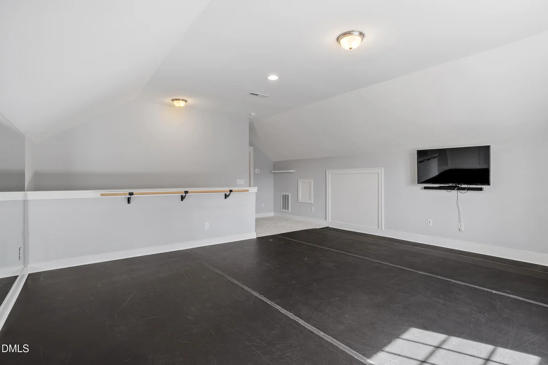 Photo of 123 Larkin Lane