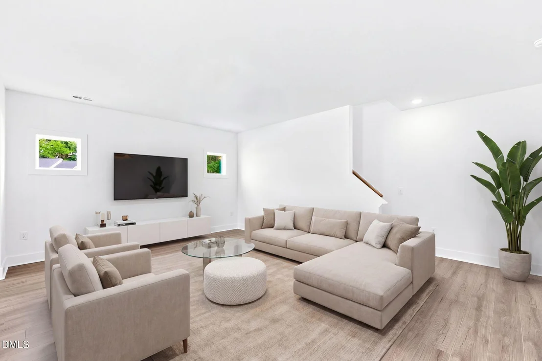 Photo of 16 Loganberry Avenue