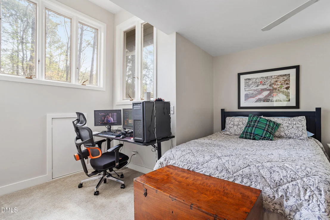 Photo of 996 Cleland Drive
