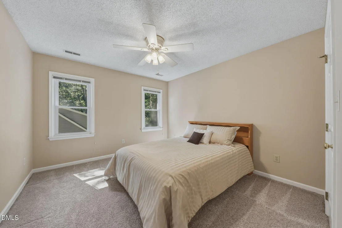Photo of 1237 Hillingdon Way