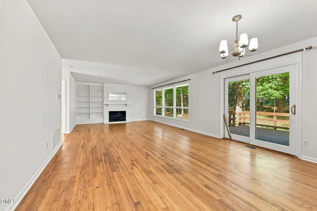 Photo of 404 Longleaf Drive