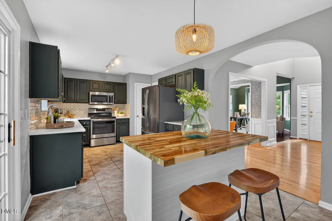 Photo of 2505 Summit Drive