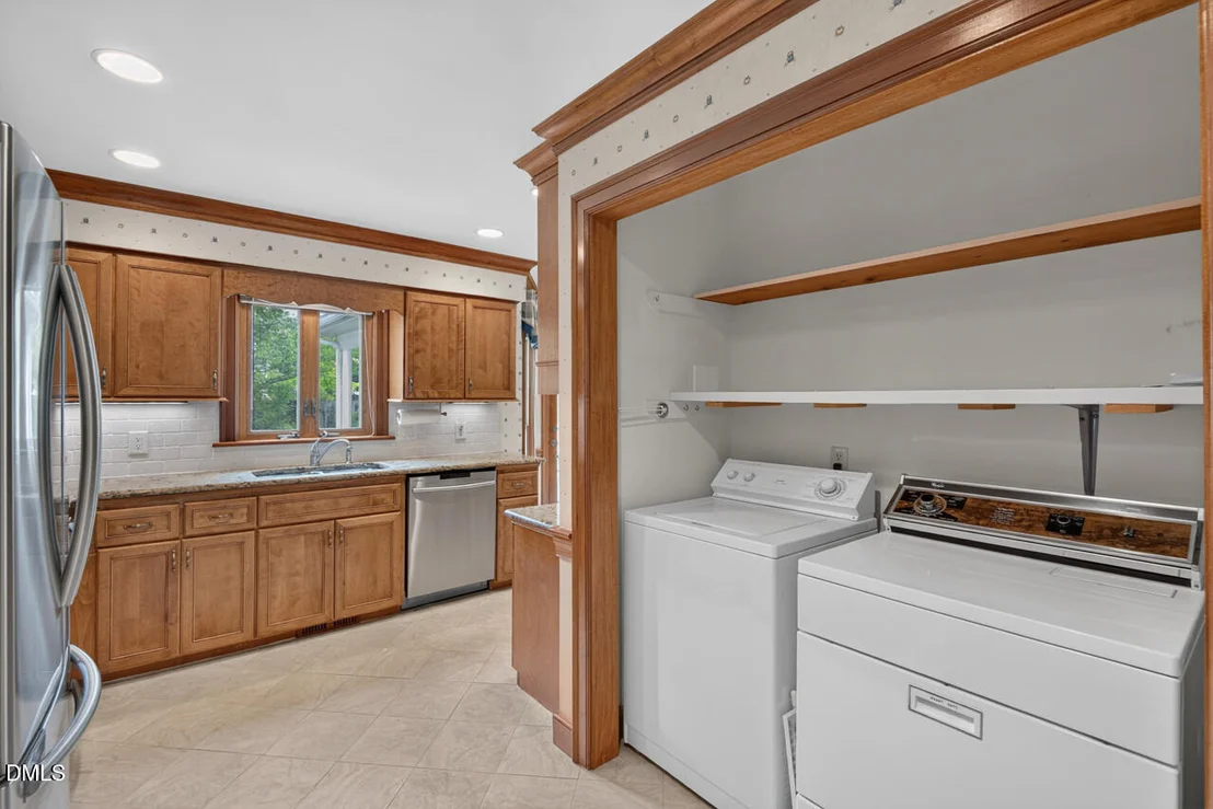 Photo of 6125 Iris Drive