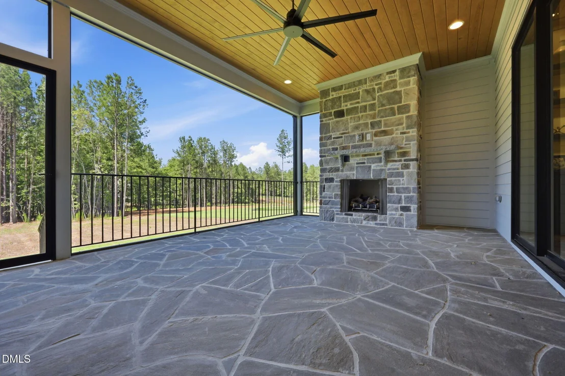 Photo of 35 Chestnut Oak Drive
