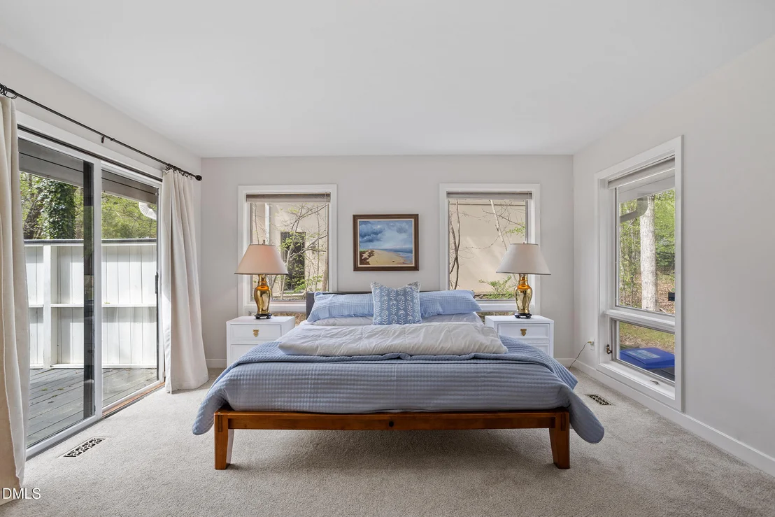 Photo of 996 Cleland Drive