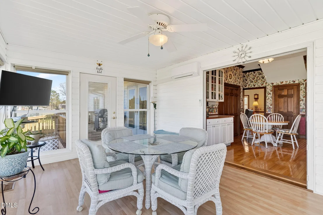 Photo of 1190 Sanders Road