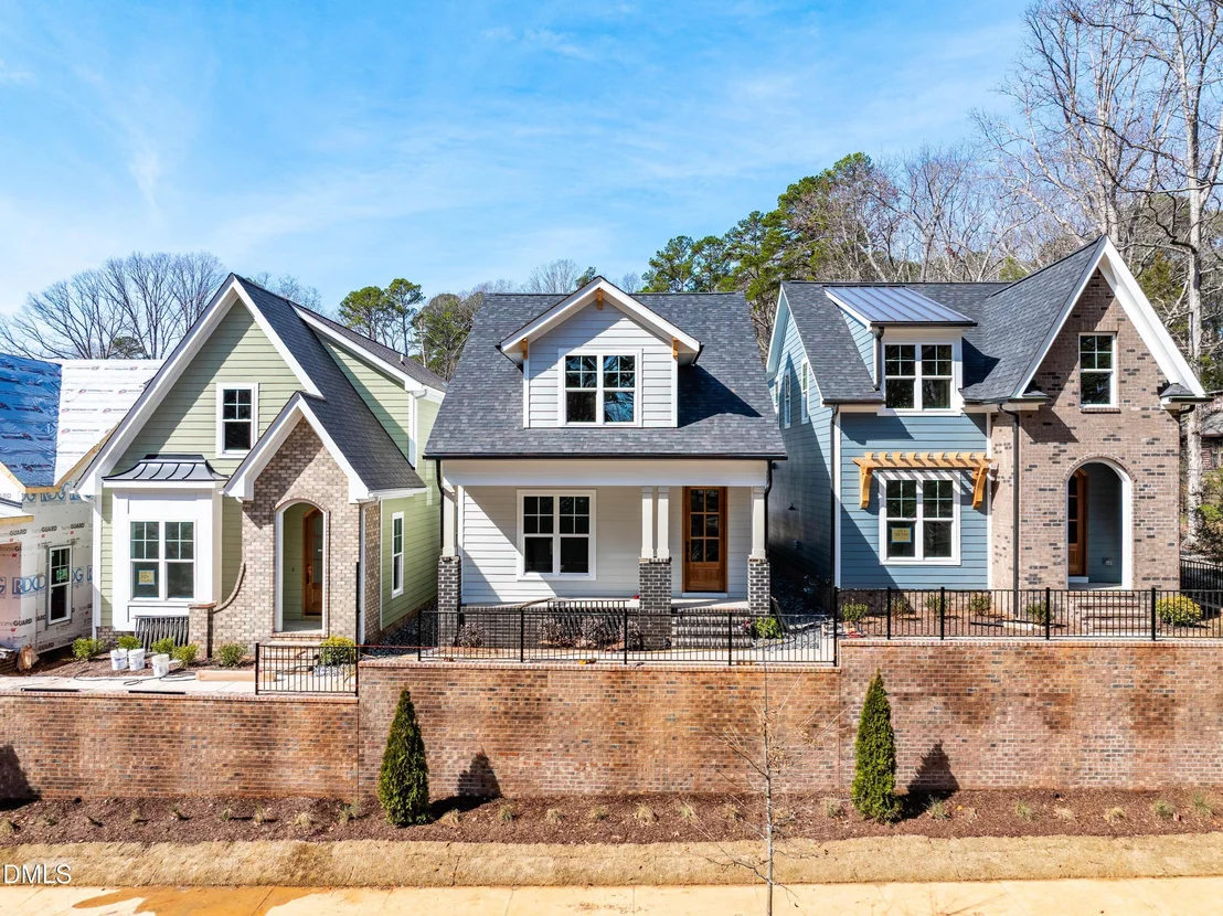 Photo of 722 1/2 Powell Drive