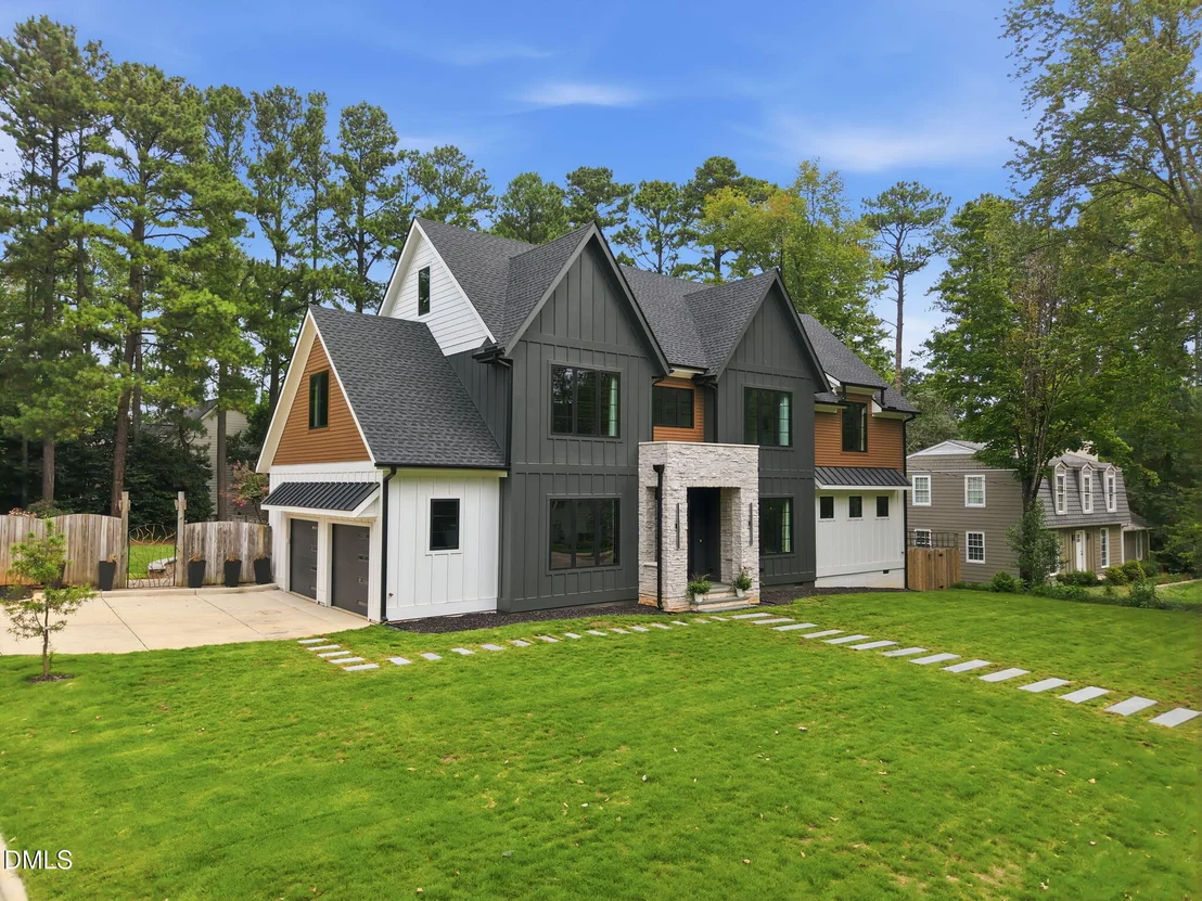 Photo of 814 Tyrrell Road
