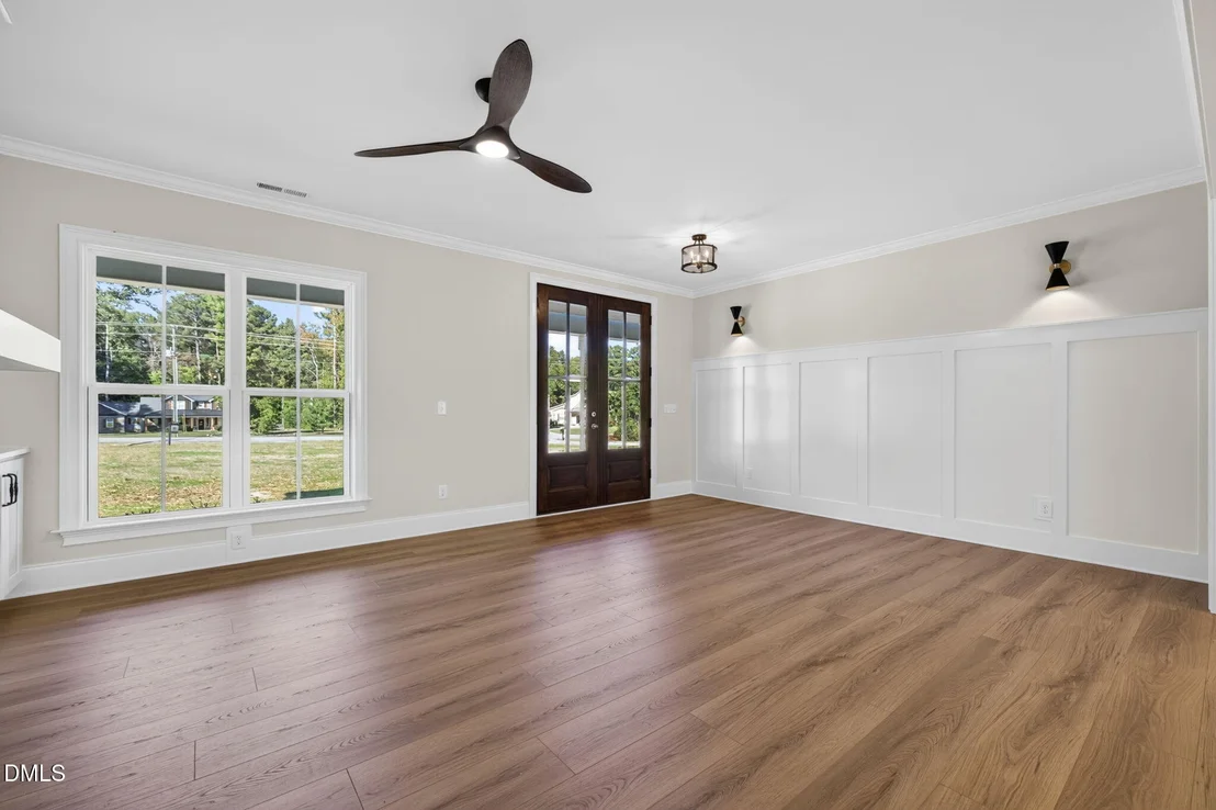 Photo of 643 Dixon Road