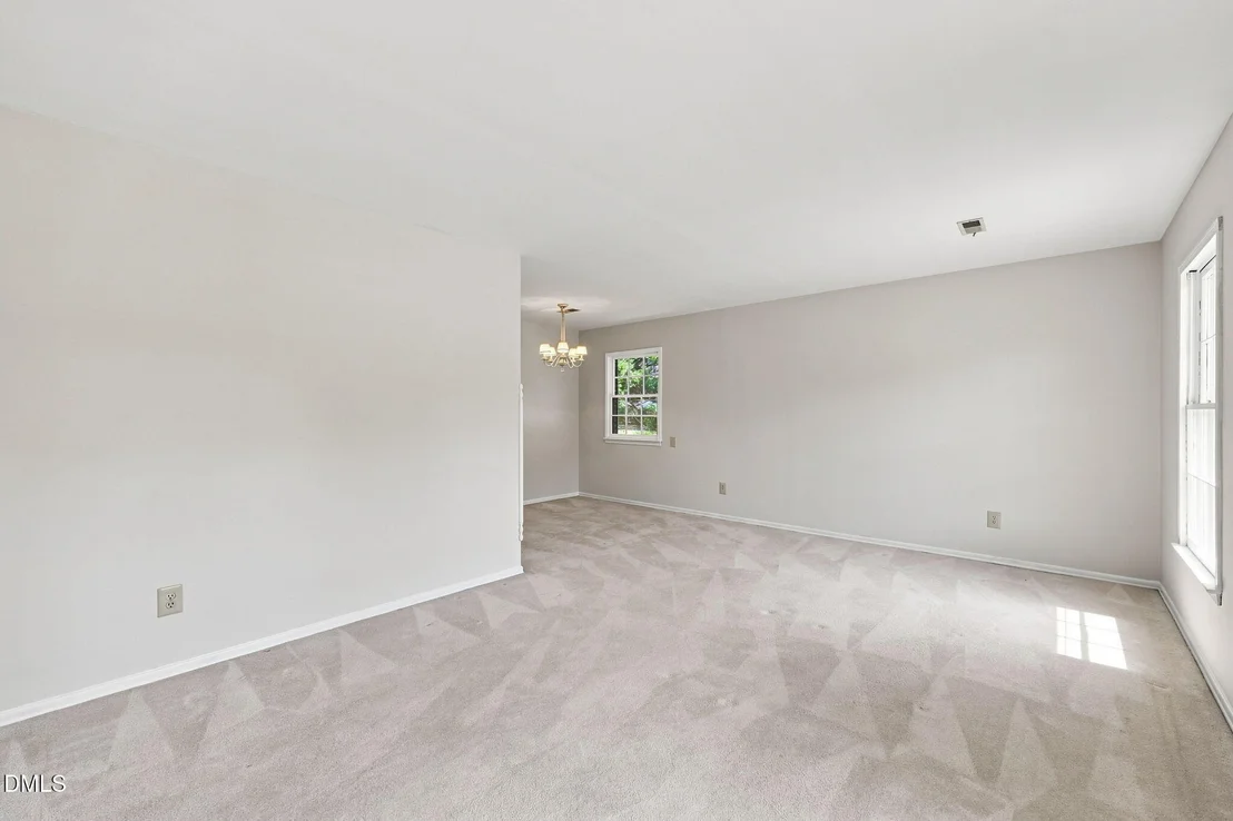 Photo of 2371 Buckingham Road