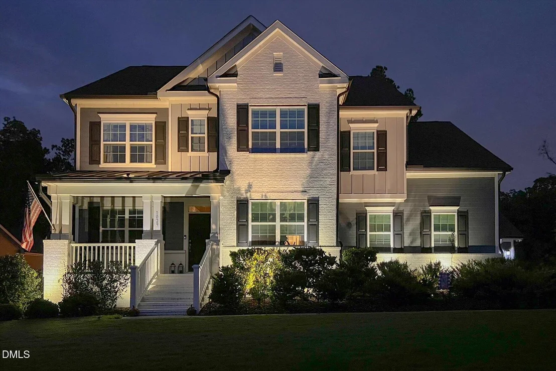 Photo of 1029 Queensdale Drive