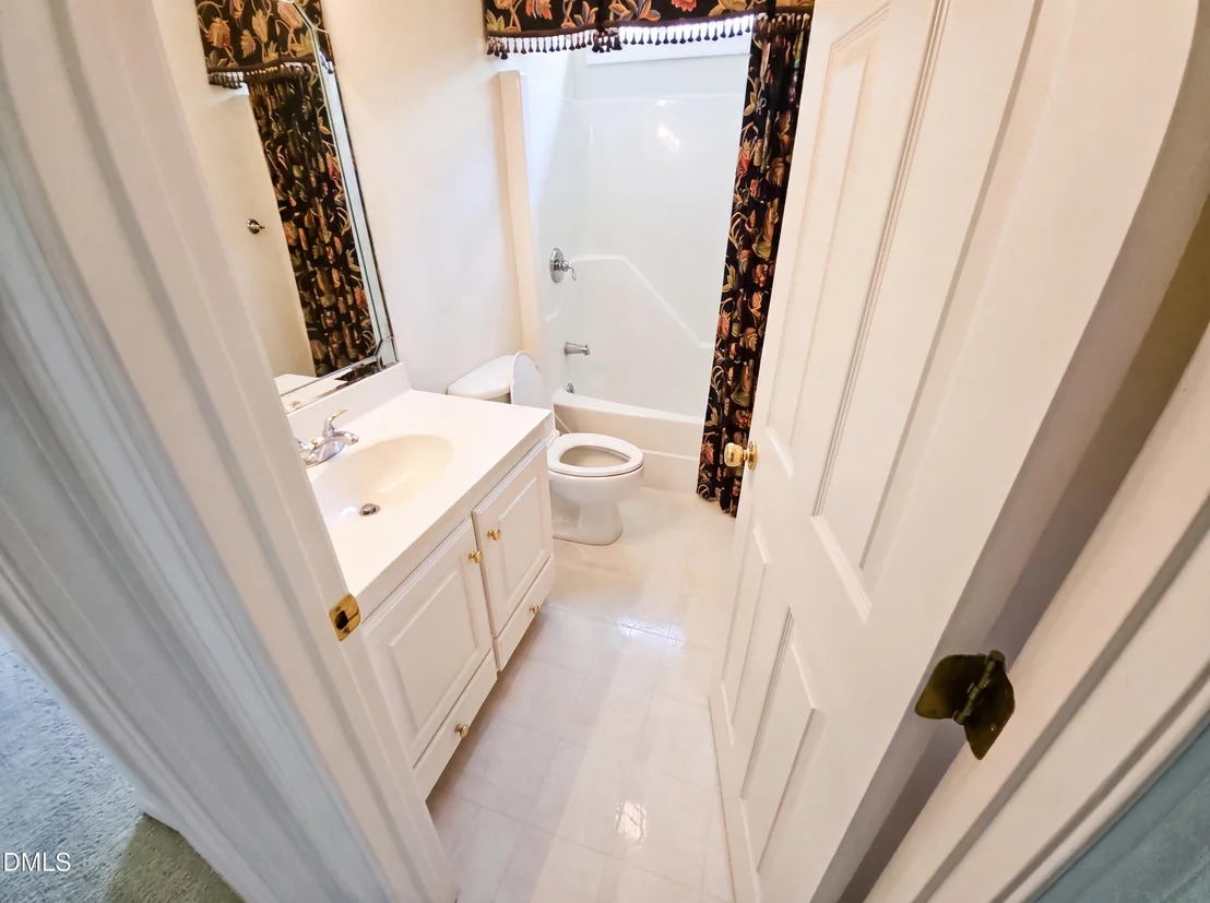 Photo of 302 Commonsgate Drive