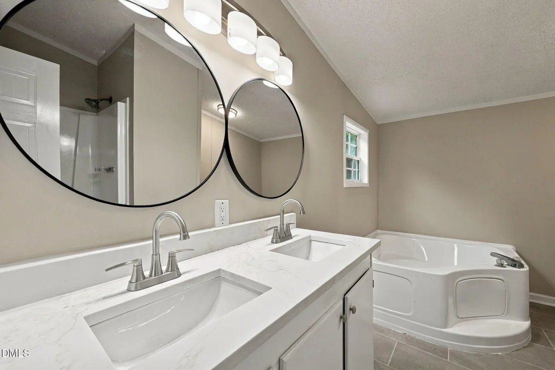 Photo of 1703 Horseshoe Bend Road