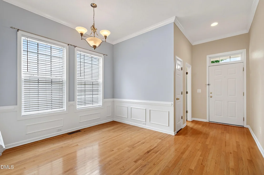 Photo of 118 N Fields Circle