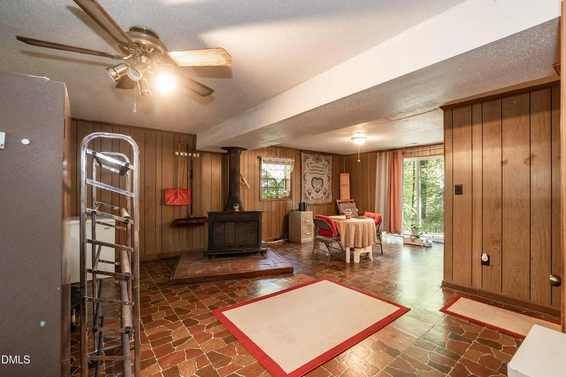 Photo of 1122 Saxony Drive