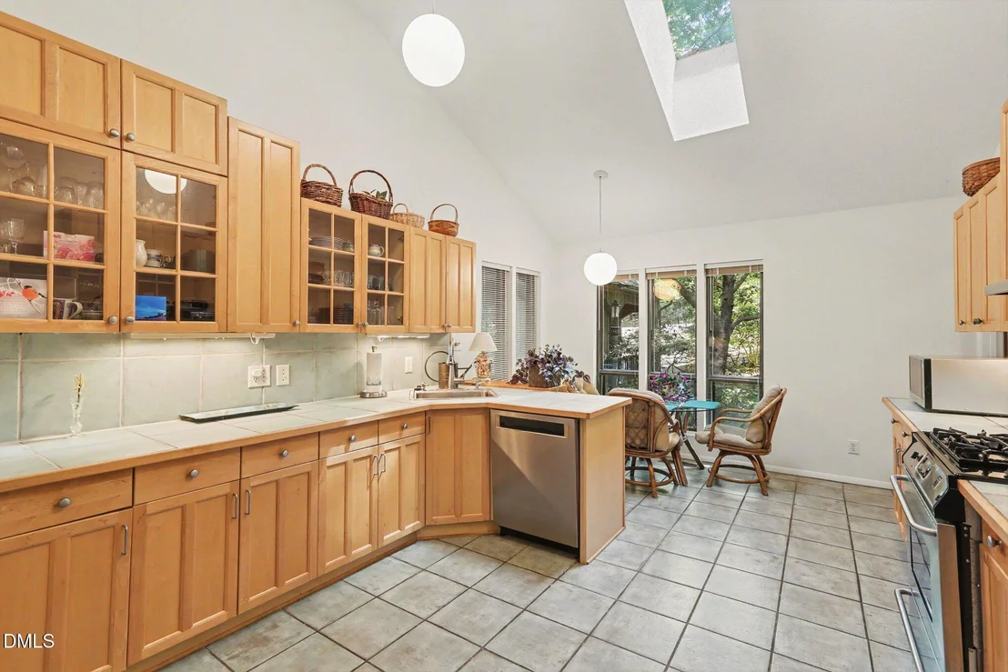 Photo of 223 Windlestraw