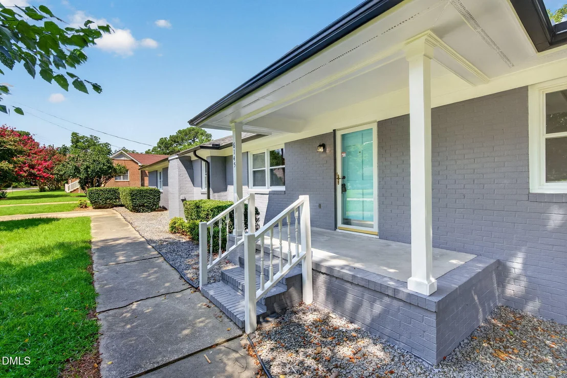 Photo of 6145 Front Street