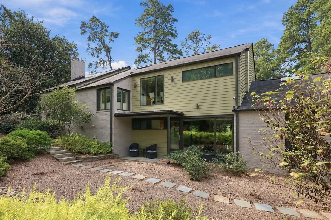 Photo of 3007 Surrey Road