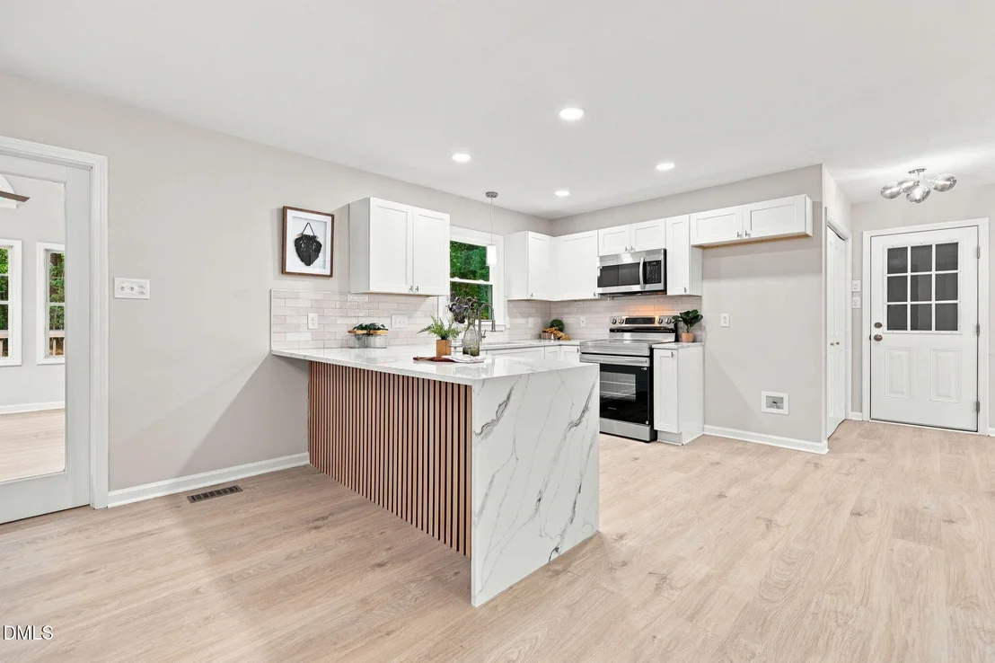 Photo of 807 Yosemite Circle