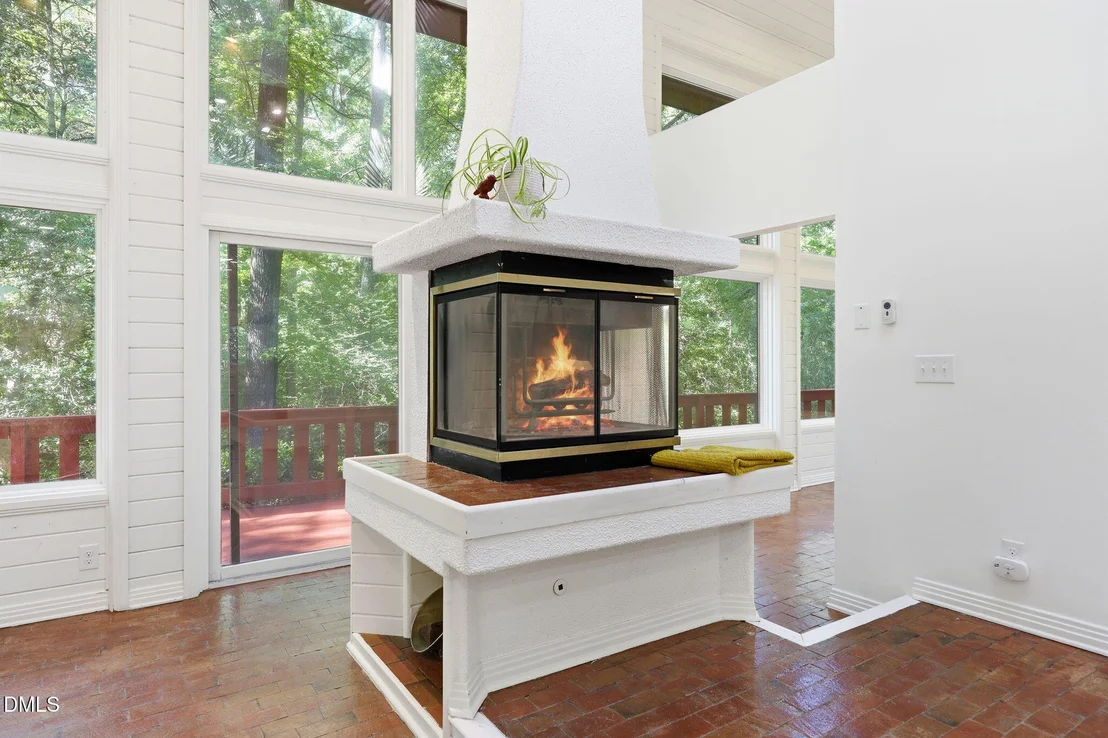 Photo of 910 Tarik Drive