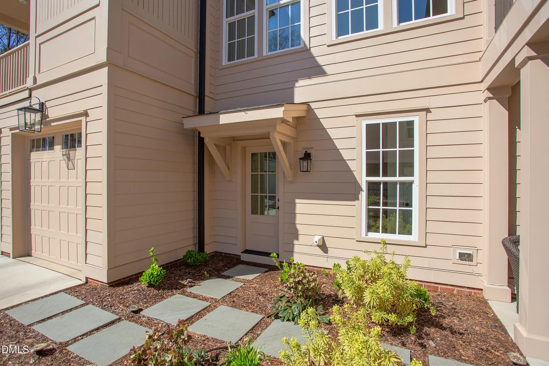 Photo of 1028 Whitehall Circle