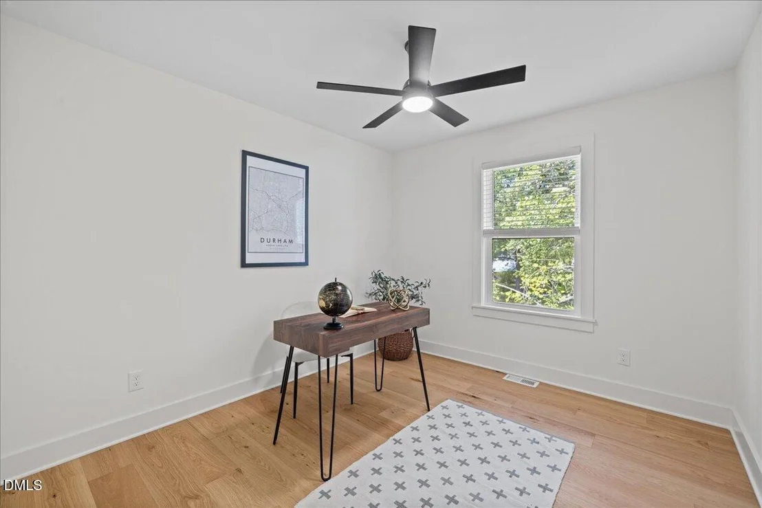 Photo of 218 W Maynard Avenue