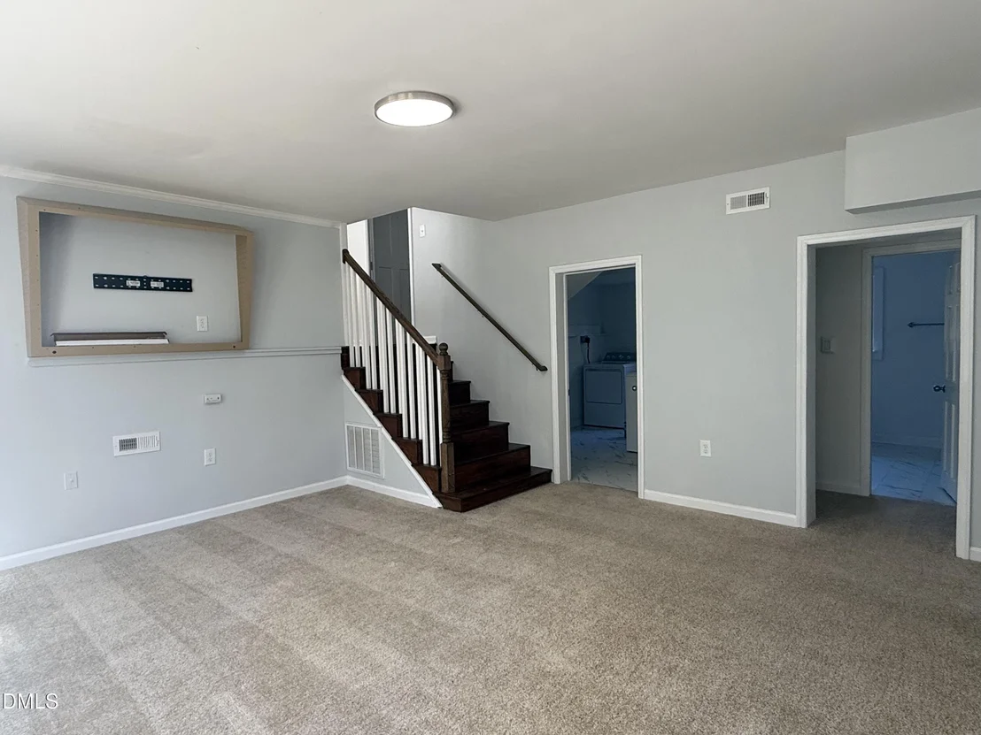 Photo of 805 River Road