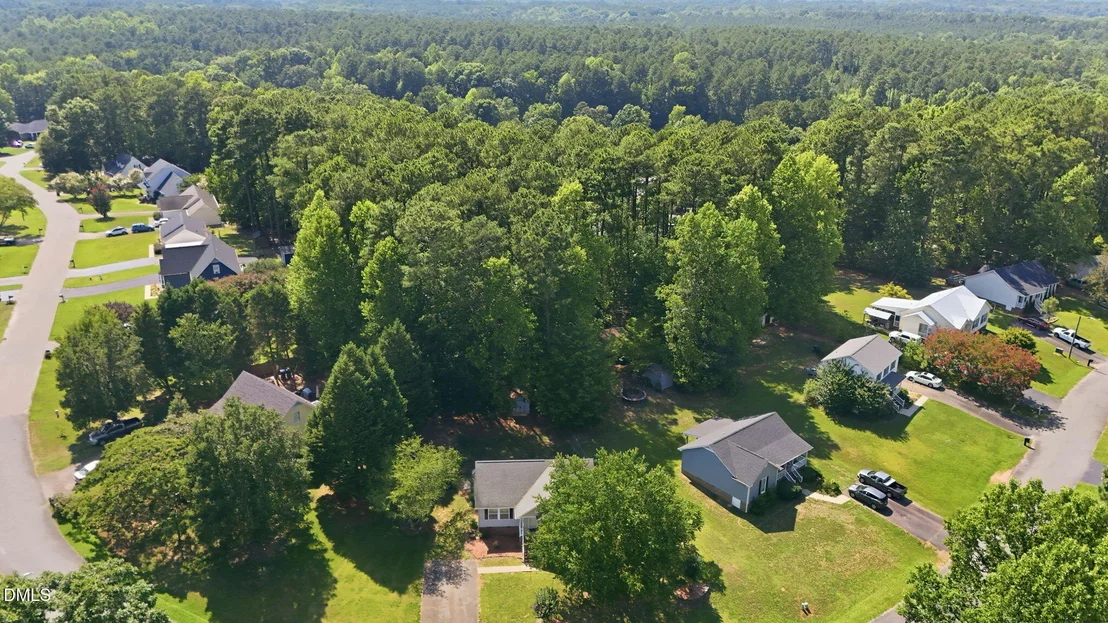 Photo of 215 Brookfield Circle