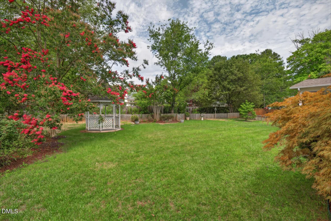 Photo of 6125 Iris Drive