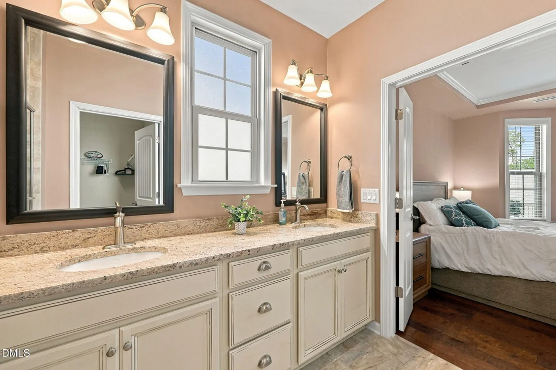 Photo of 1033 Cuthbert Lane