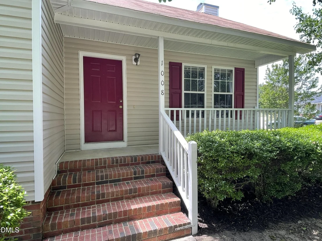 Photo of 1008 Laurel Leaf