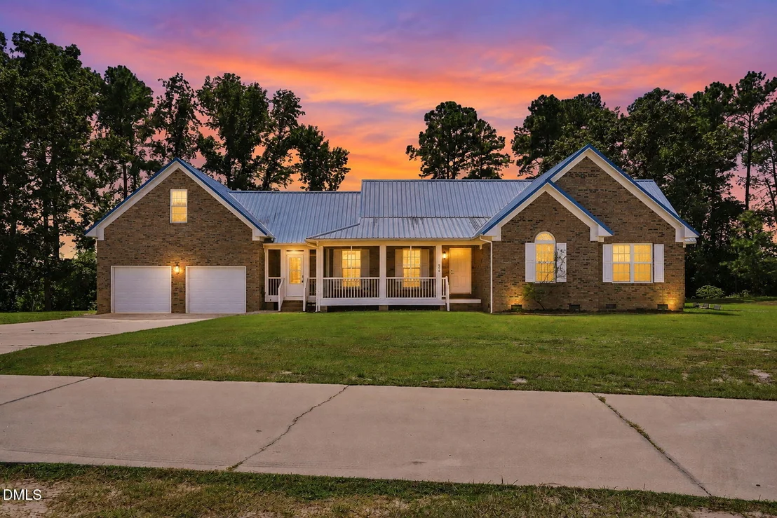 Photo of 390 Comanche Drive