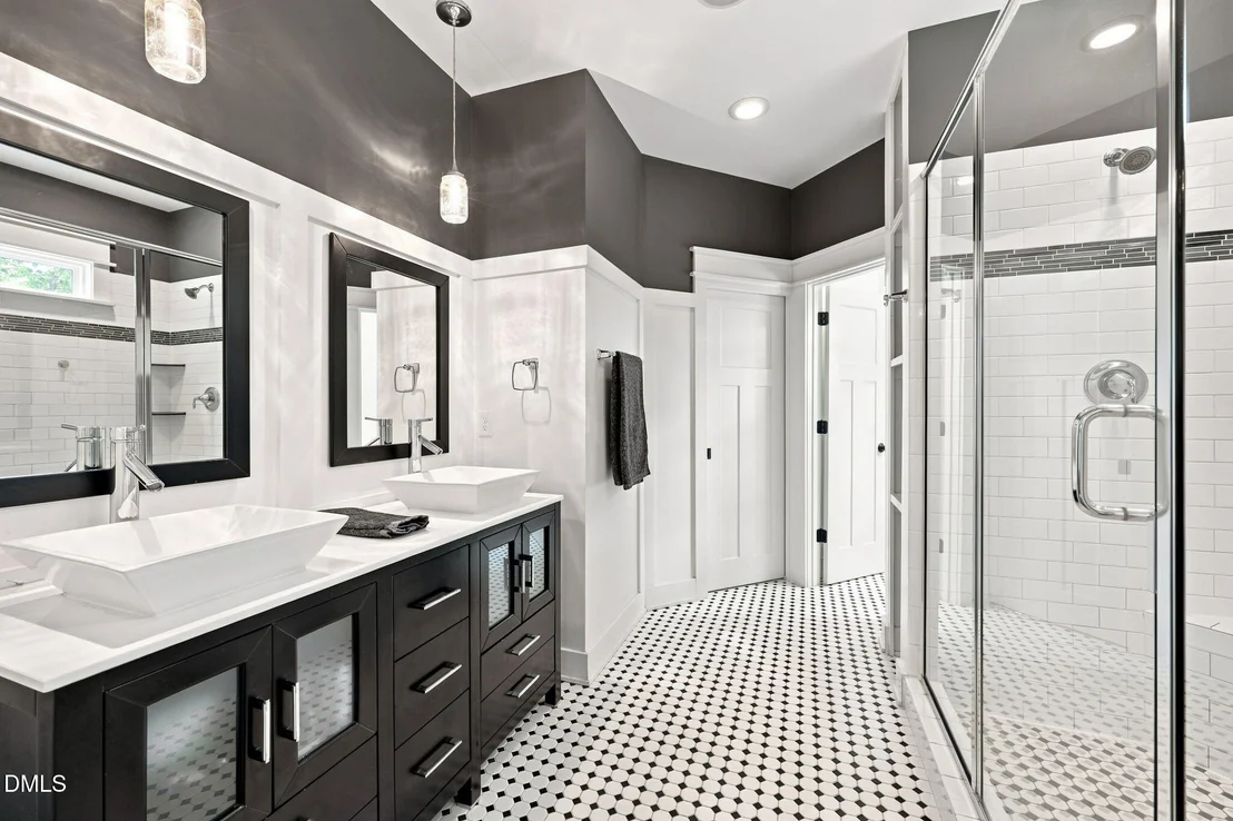 Photo of 331 Forest Oaks Drive