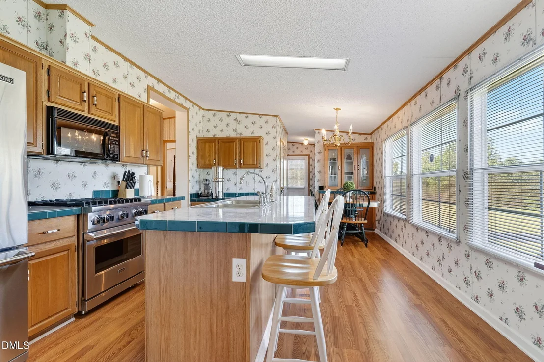 Photo of 1190 Sanders Road