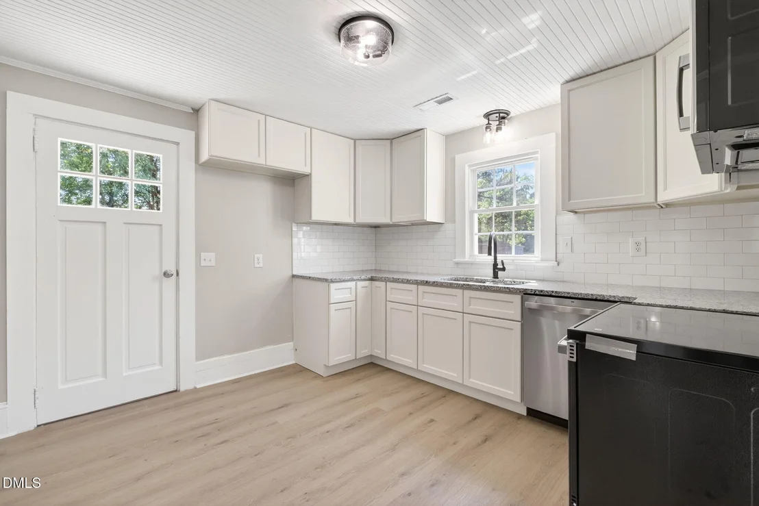 Photo of 5887 Main Street