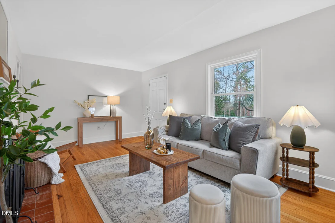 Photo of 1811 Forest Road