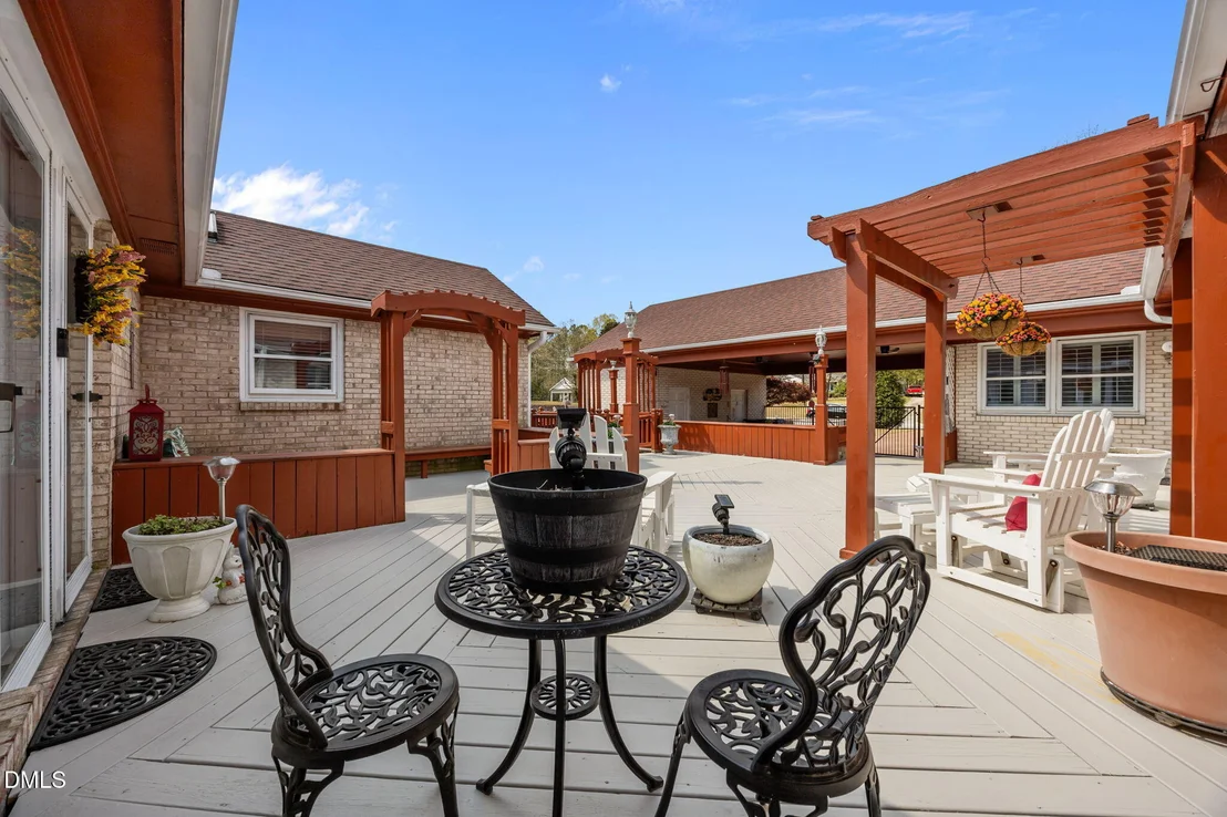 Photo of 801 Lakeside Drive