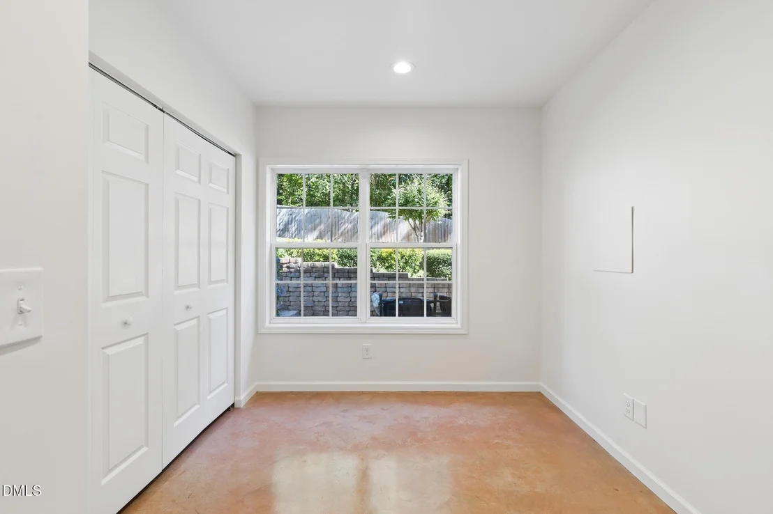 Photo of 715 Straywhite Avenue
