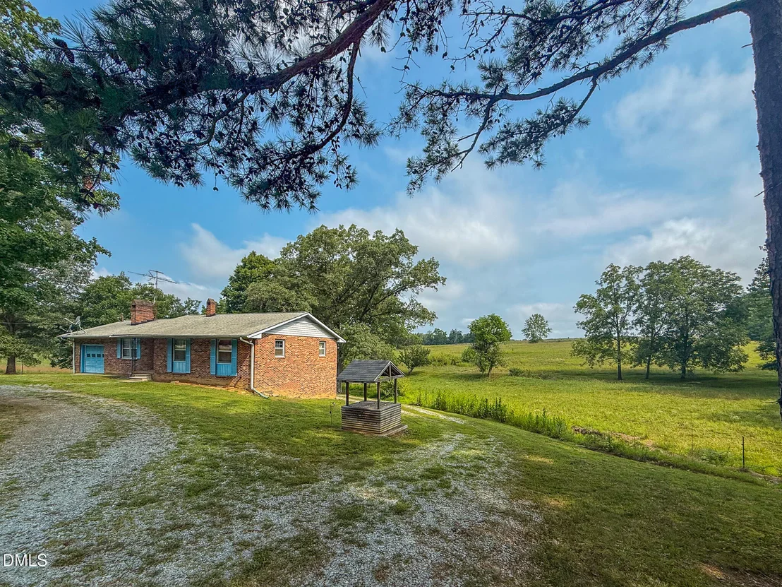Photo of 2072 Edwin Robertson Road