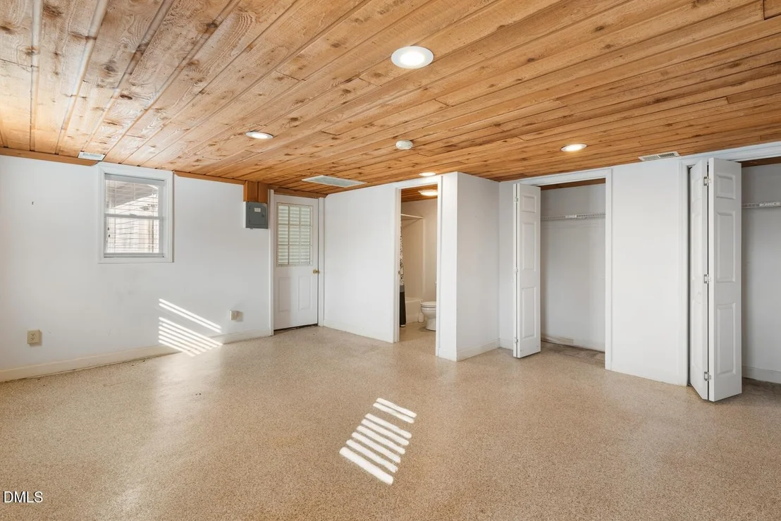 Photo of 1146 Rogers Road
