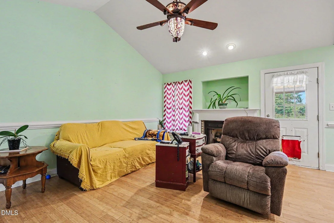 Photo of 1750 Tom Oakley Road